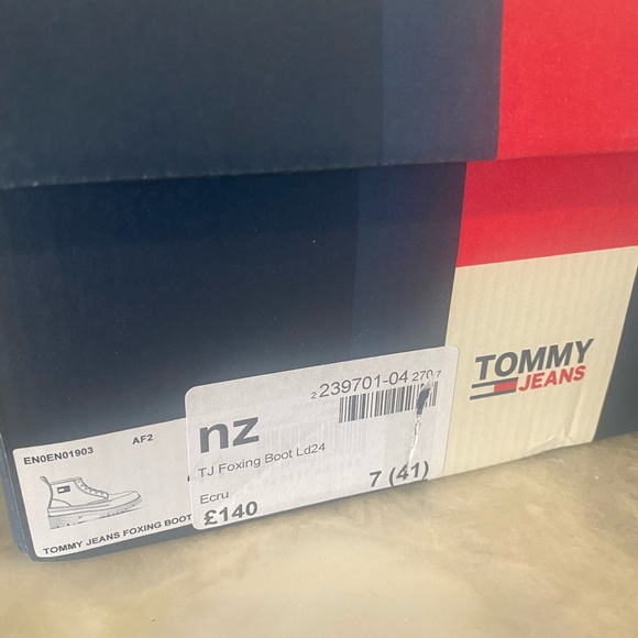 BRAND NEW: white Tommy boots. Bought from England. 100% organic cotton. - Picture 4 of 5